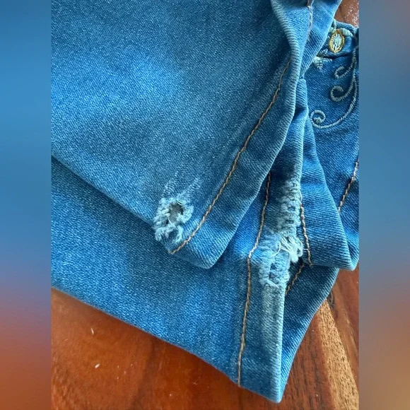 BAMBOO Blue Flare Jeans with Floral Embroidery - Picture 11 of 11